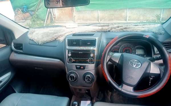 TOYOTA AVANZA G