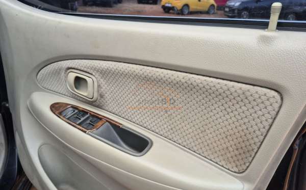TOYOTA AVANZA