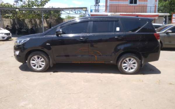 TOYOTA  INNOVA