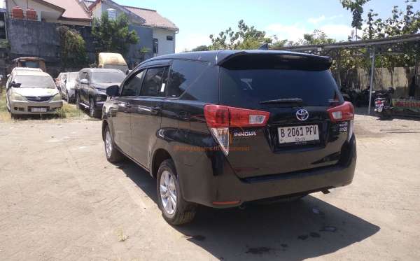 TOYOTA  INNOVA