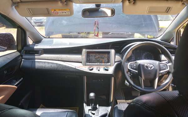 TOYOTA  INNOVA