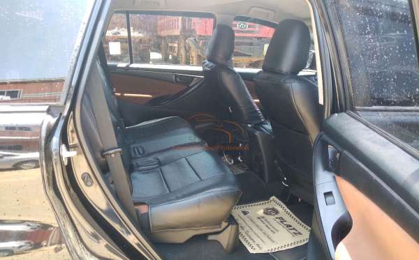 TOYOTA  INNOVA