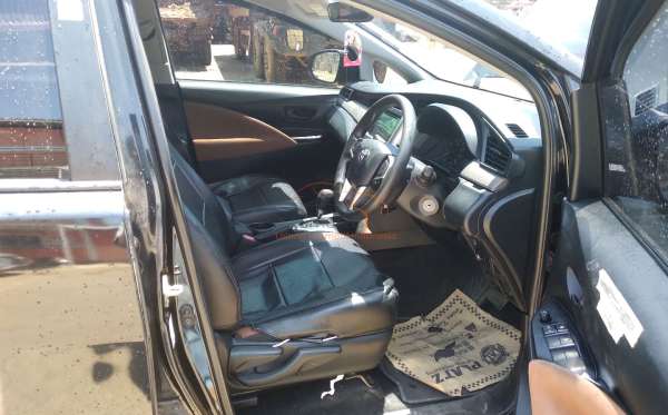 TOYOTA  INNOVA