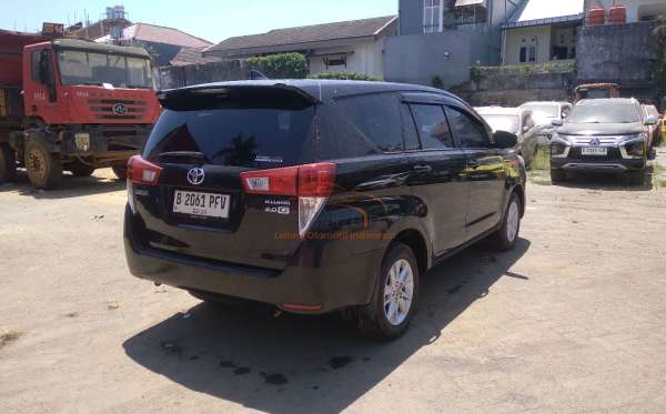 TOYOTA  INNOVA