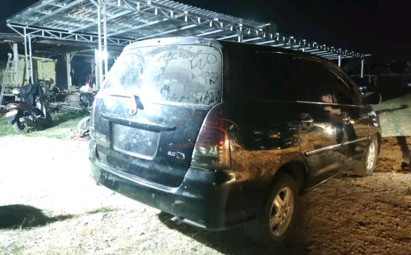 TOYOTA  INNOVA  V