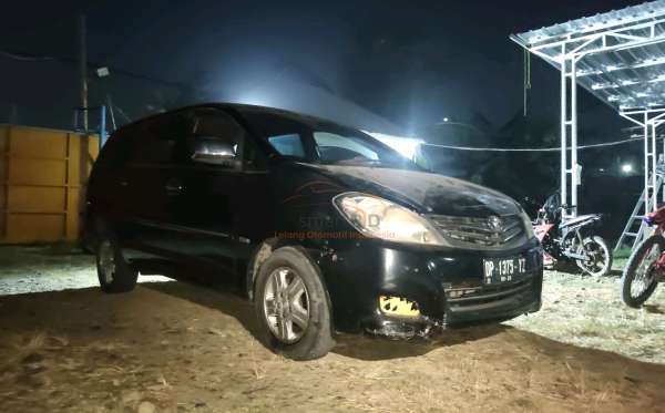 TOYOTA  INNOVA  V