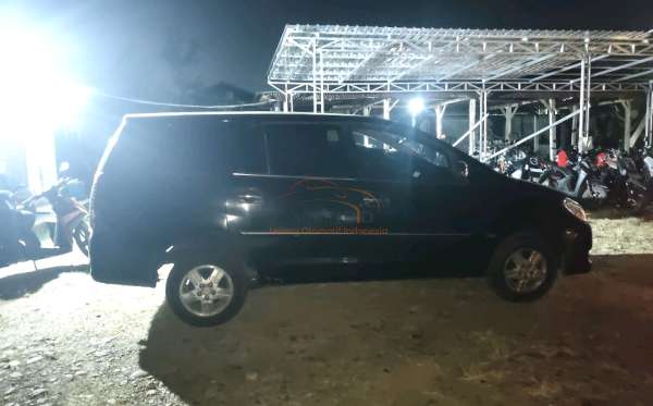 TOYOTA  INNOVA  V