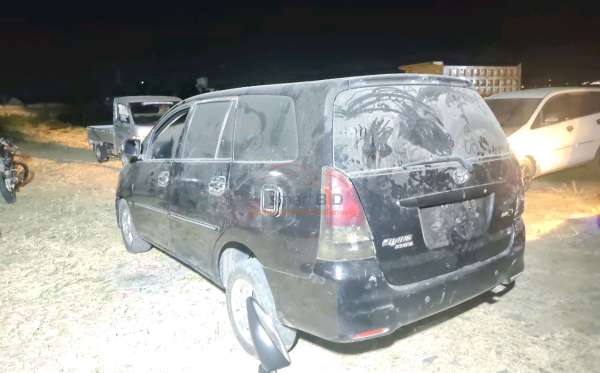 TOYOTA  INNOVA  V