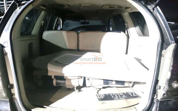 TOYOTA  INNOVA  V
