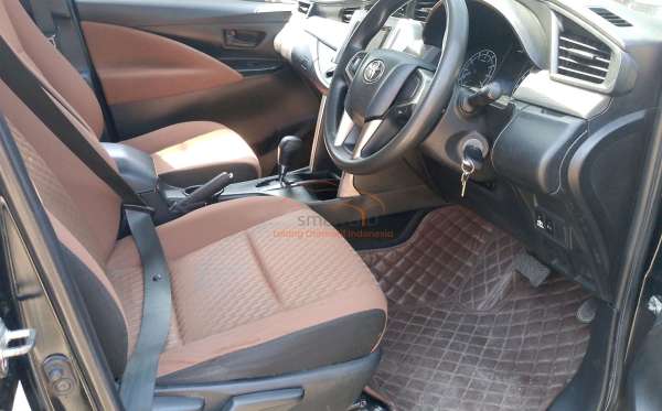 TOYOTA INNOVA G