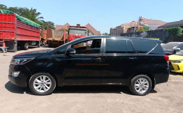 TOYOTA INNOVA G