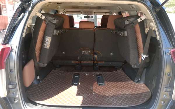 TOYOTA INNOVA G