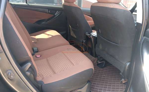 TOYOTA INNOVA G