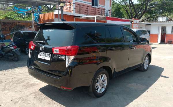 TOYOTA INNOVA G