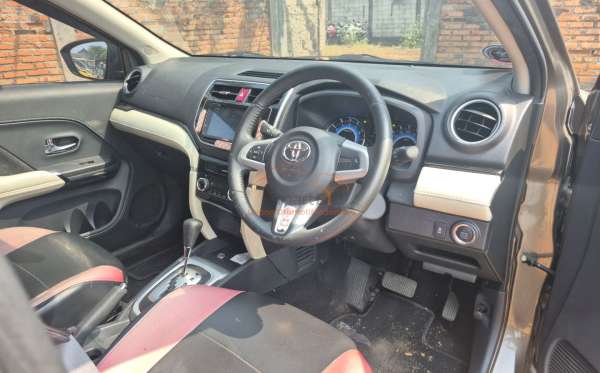 TOYOTA RUSH S