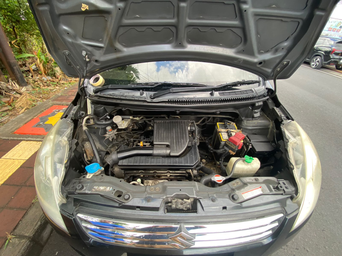 SUZUKI  ERTIGA  DX