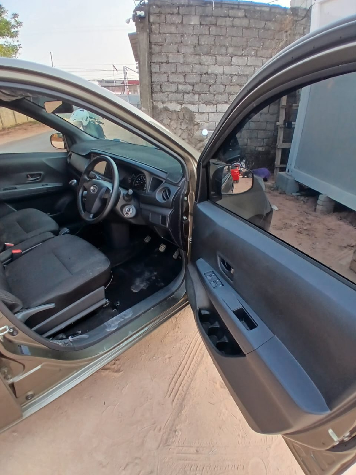 DAIHATSU SIGRA M