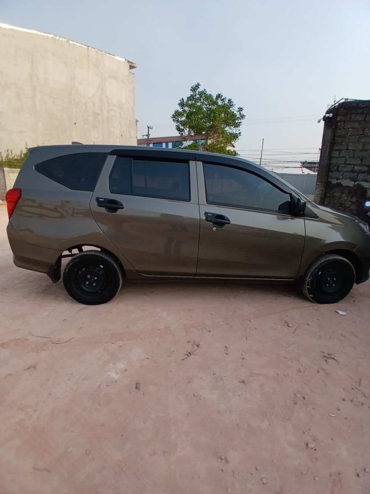 DAIHATSU SIGRA M