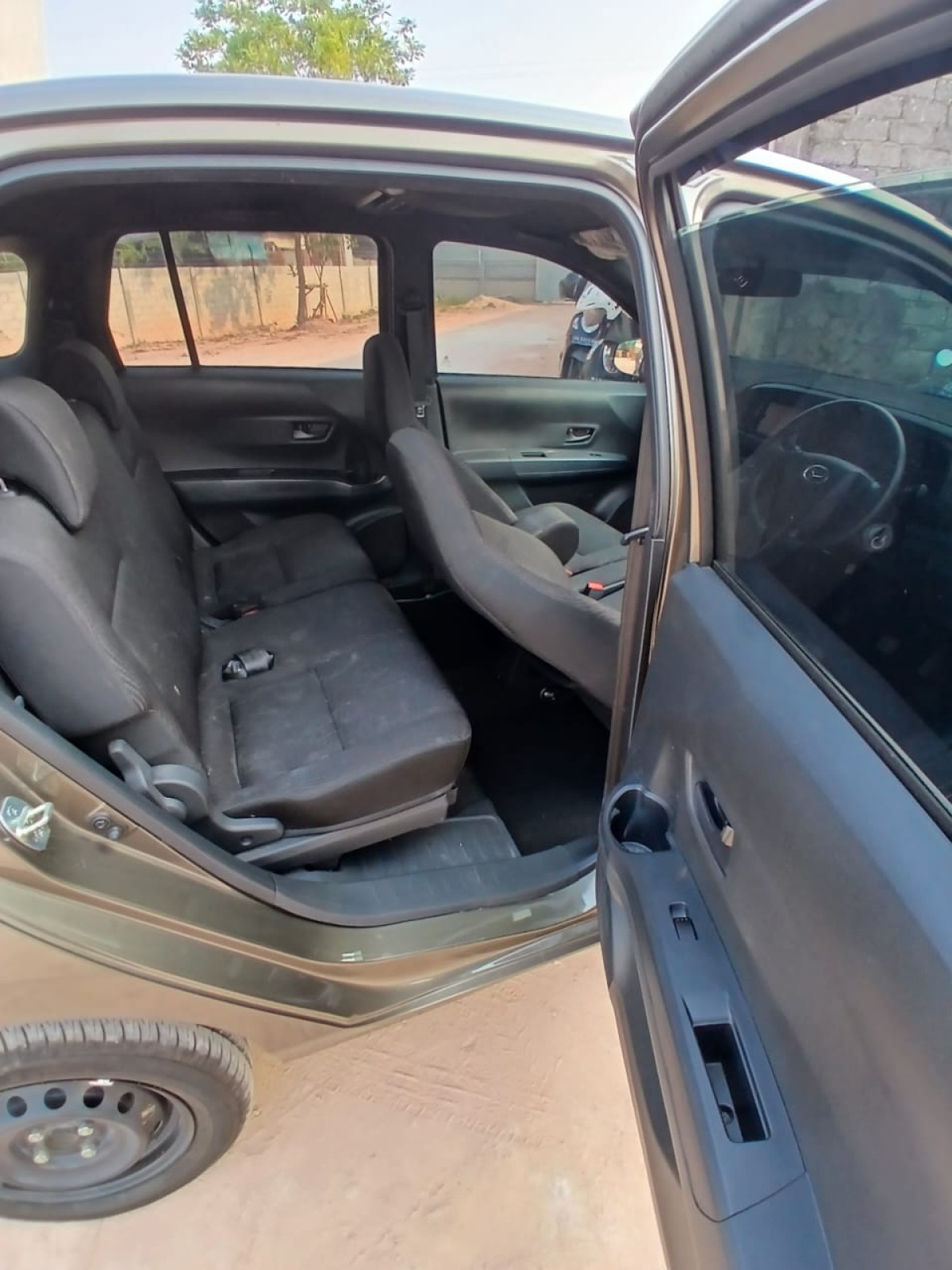 DAIHATSU SIGRA M