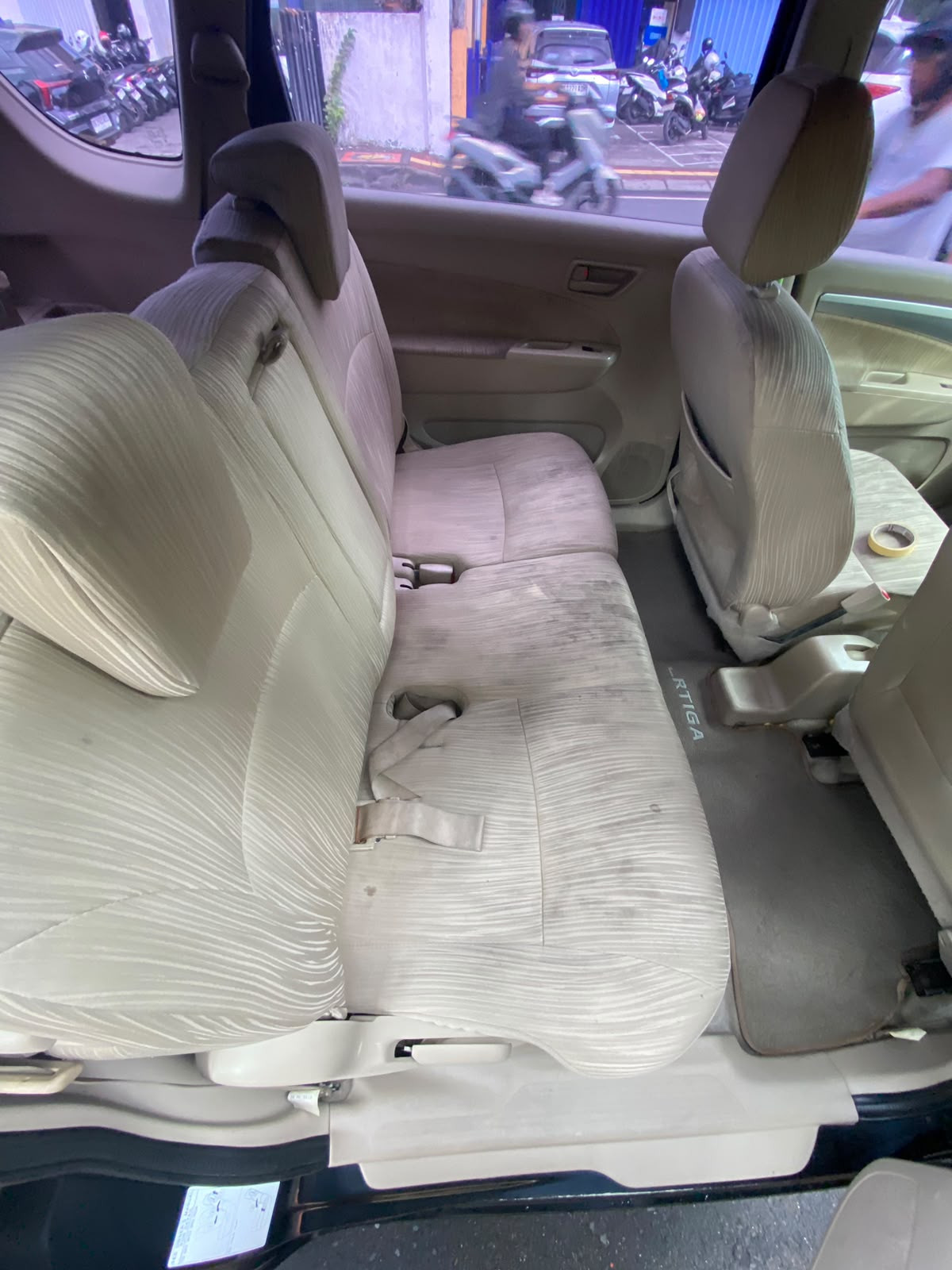 SUZUKI  ERTIGA  DX