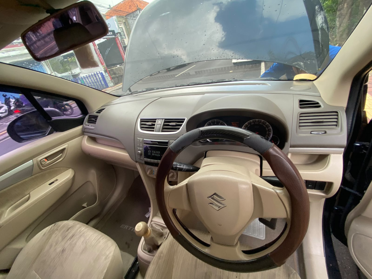 SUZUKI  ERTIGA  DX