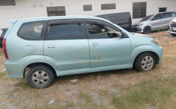 DAIHATSU XENIA