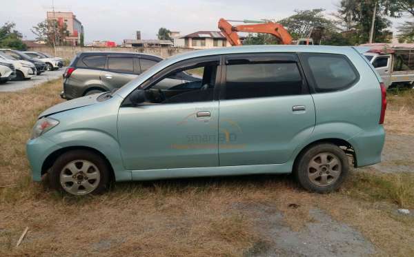DAIHATSU XENIA