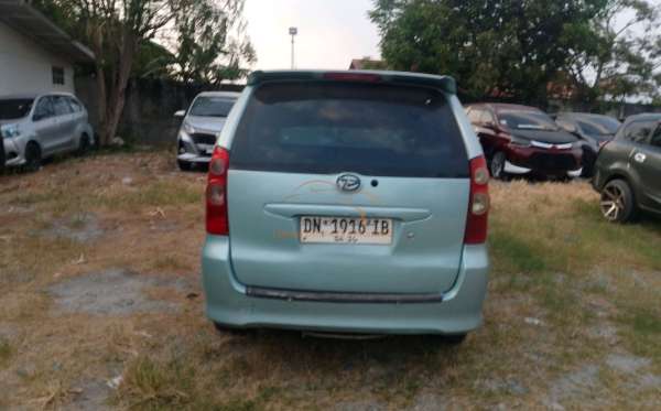 DAIHATSU XENIA