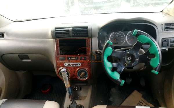 DAIHATSU XENIA