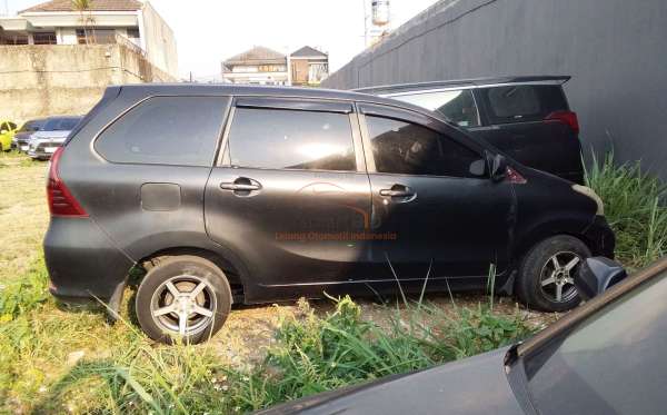DAIHATSU  XENIA