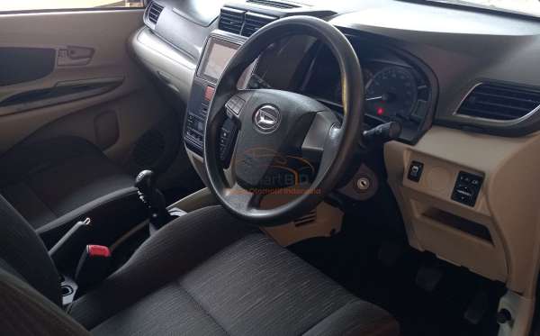 DAIHATSU XENIA