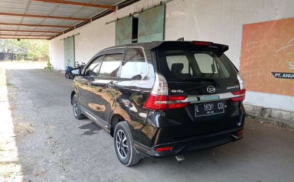 DAIHATSU XENIA
