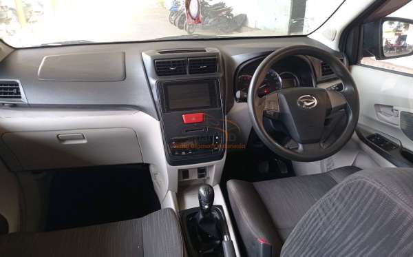 DAIHATSU XENIA