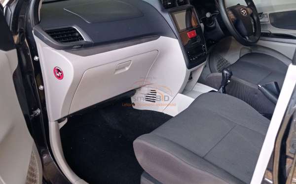 DAIHATSU XENIA