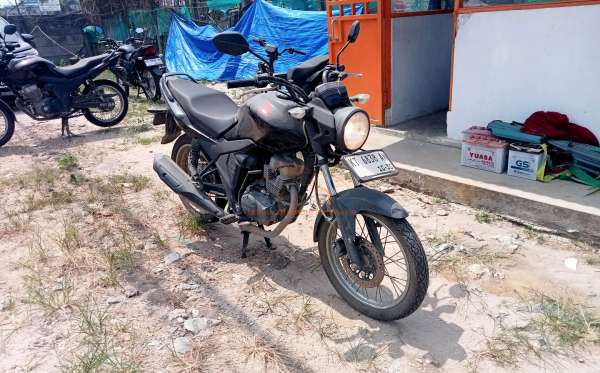 HONDA CB 150 Verza