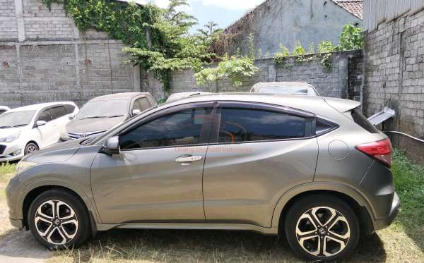 HONDA HRV 1.8 RS CVT CKD PRESTIGE