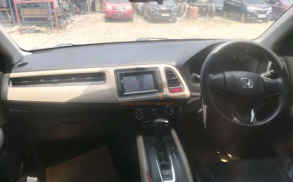 HONDA HRV RU1 1.5 S
