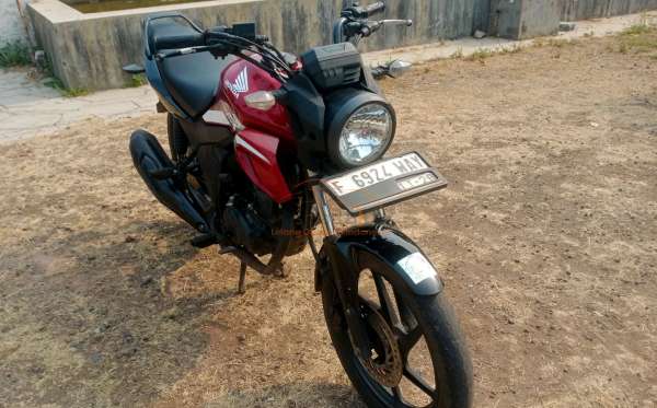 HONDA  CB 150 Verza