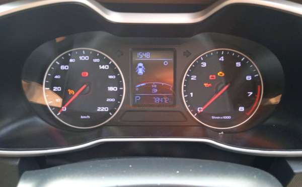 MG ZS LUX
