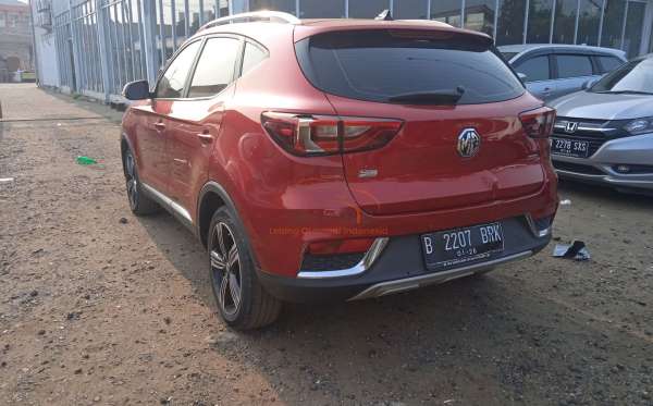 MG ZS LUX