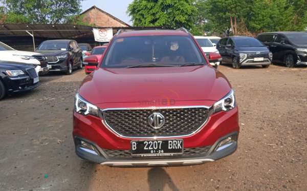 MG ZS LUX
