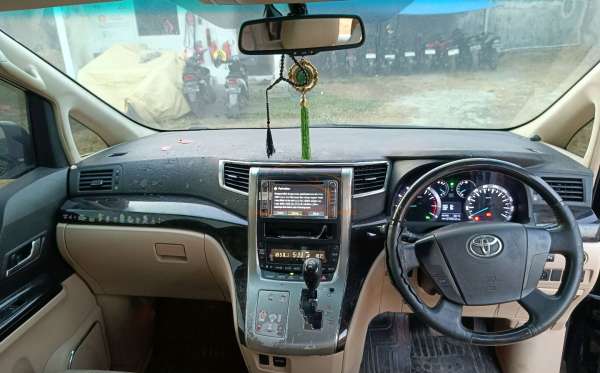 TOYOTA ALPHARD 2.4 G A/T