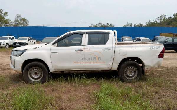 TOYOTA HILUX 2.4G DC