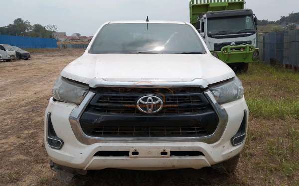 TOYOTA HILUX 2.4G DC