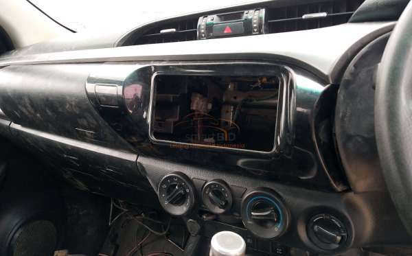 TOYOTA HILUX 2.4G DC