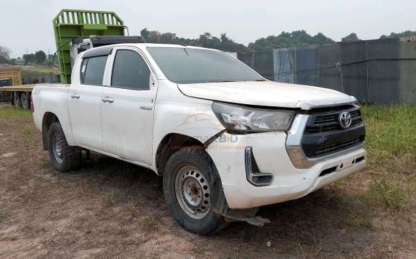 TOYOTA HILUX 2.4G DC