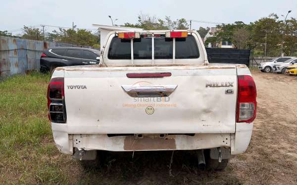 TOYOTA HILUX 2.4G DC