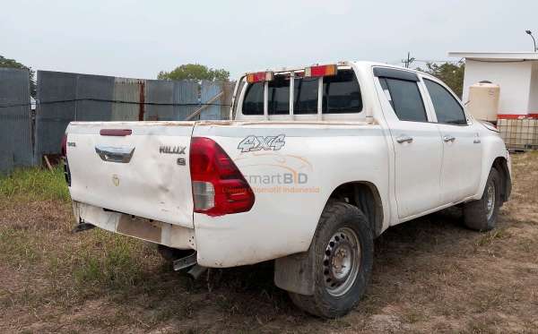 TOYOTA HILUX 2.4G DC