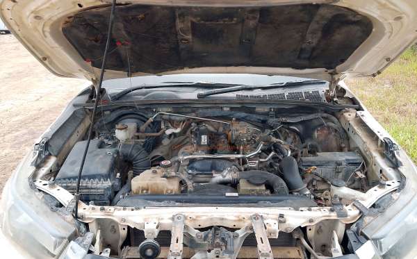 TOYOTA HILUX 2.4G DC