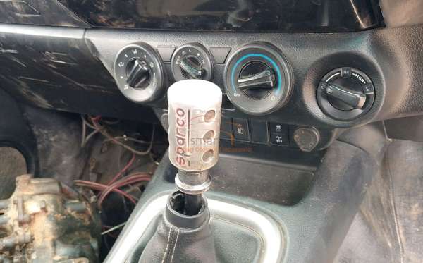 TOYOTA HILUX 2.4G DC